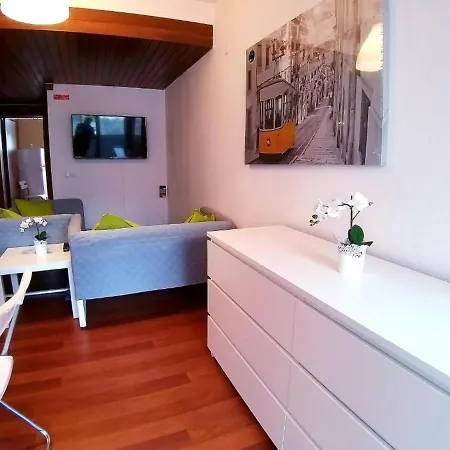 Room In Apartment - Quarto 4 Duplo Com Varanda - Centro Lisboa בית הארחה *