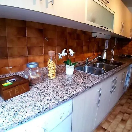 Room In Apartment - Quarto 4 Duplo Com Varanda - Centro Lisboa * ליסבון