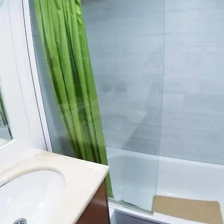 Room In Apartment - Quarto 4 Duplo Com Varanda - Centro Lisboa בית הארחה ליסבון